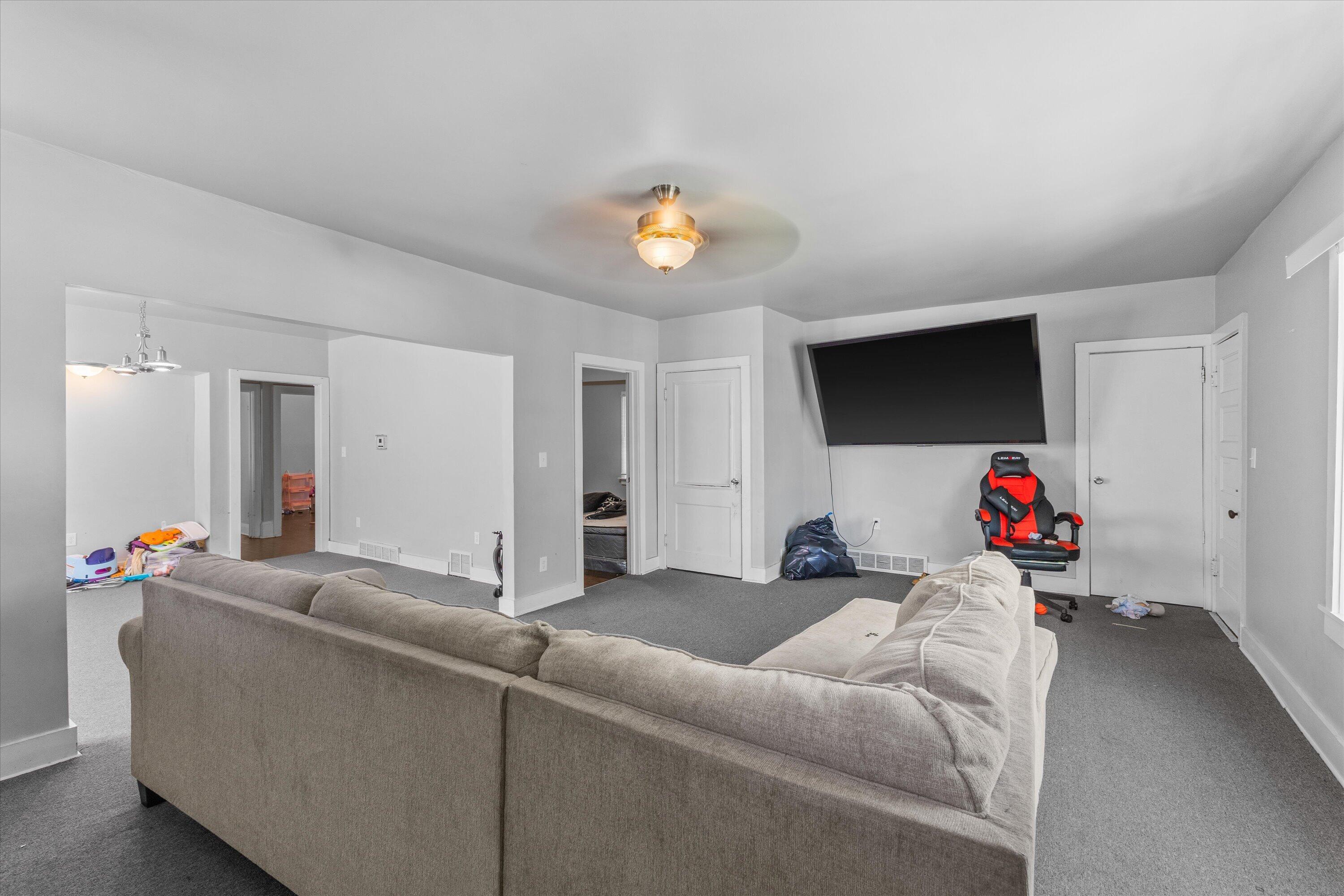 2713 North 44th Street, Unit 2715 Milwaukee, WI 53210 - Photo 13 of 21 18-KCM-76