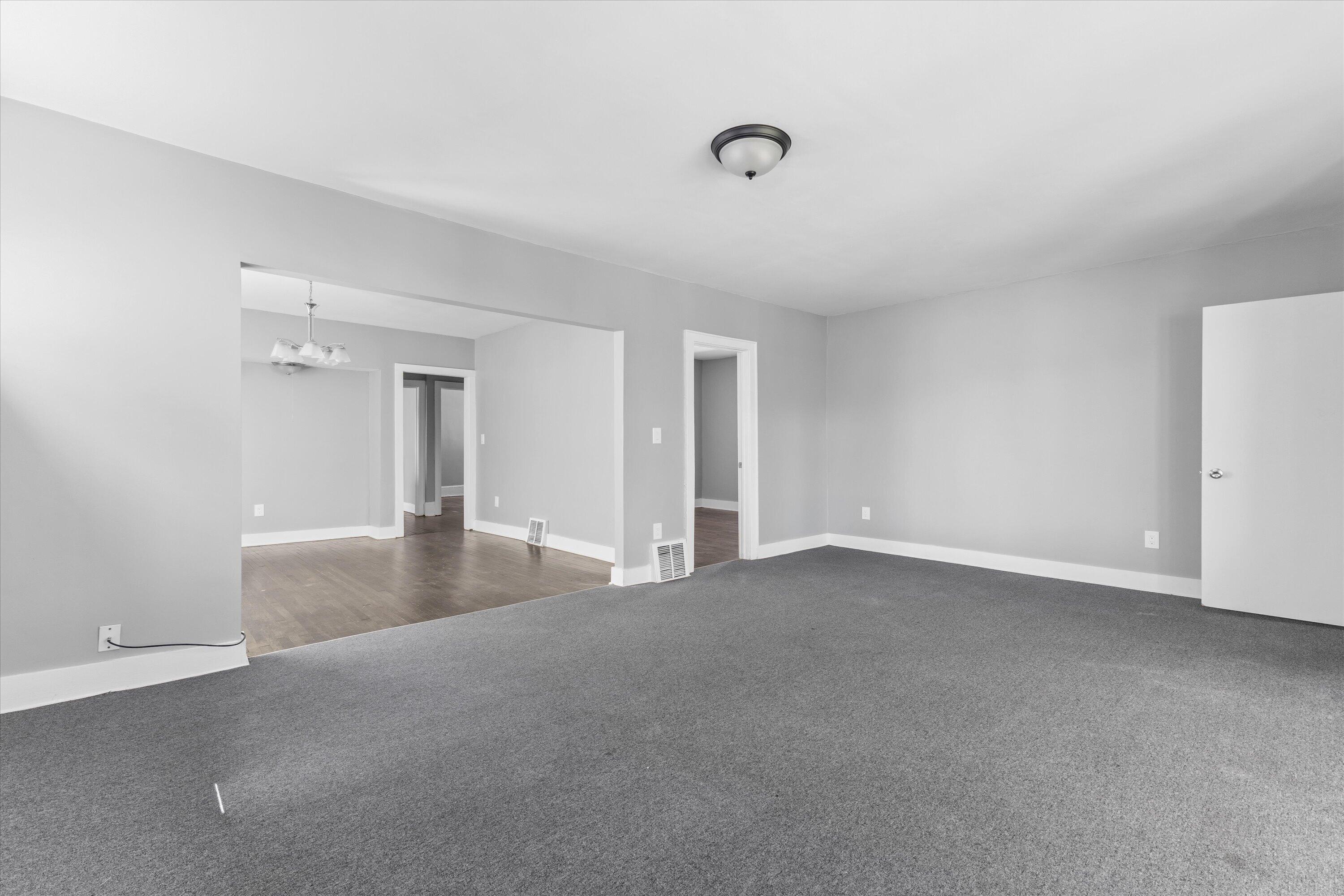 2713 North 44th Street, Unit 2715 Milwaukee, WI 53210 - Photo 3 of 21 03-KCM-7