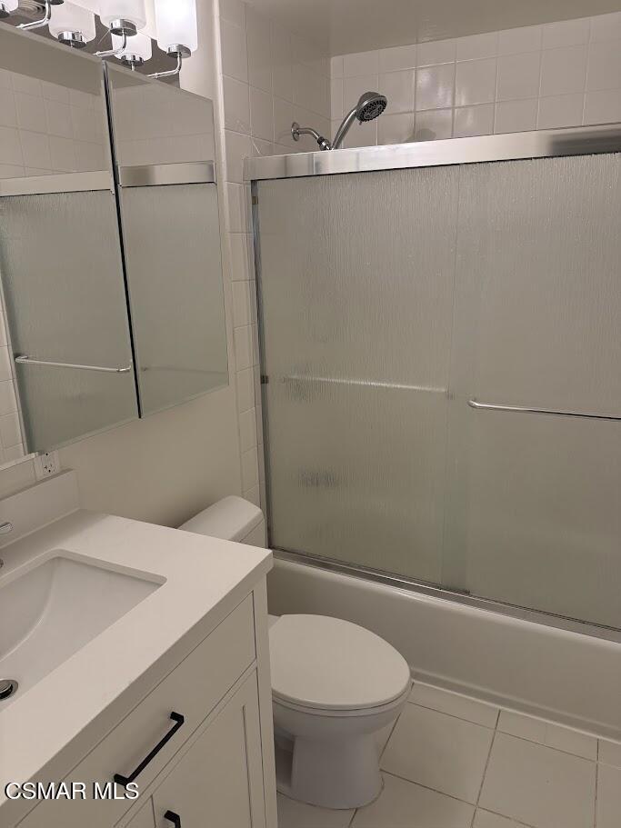 1306 Windsor Drive Thousand Oaks, CA 91360 - Photo 7 of 14 a bathroom with a sink and toilet