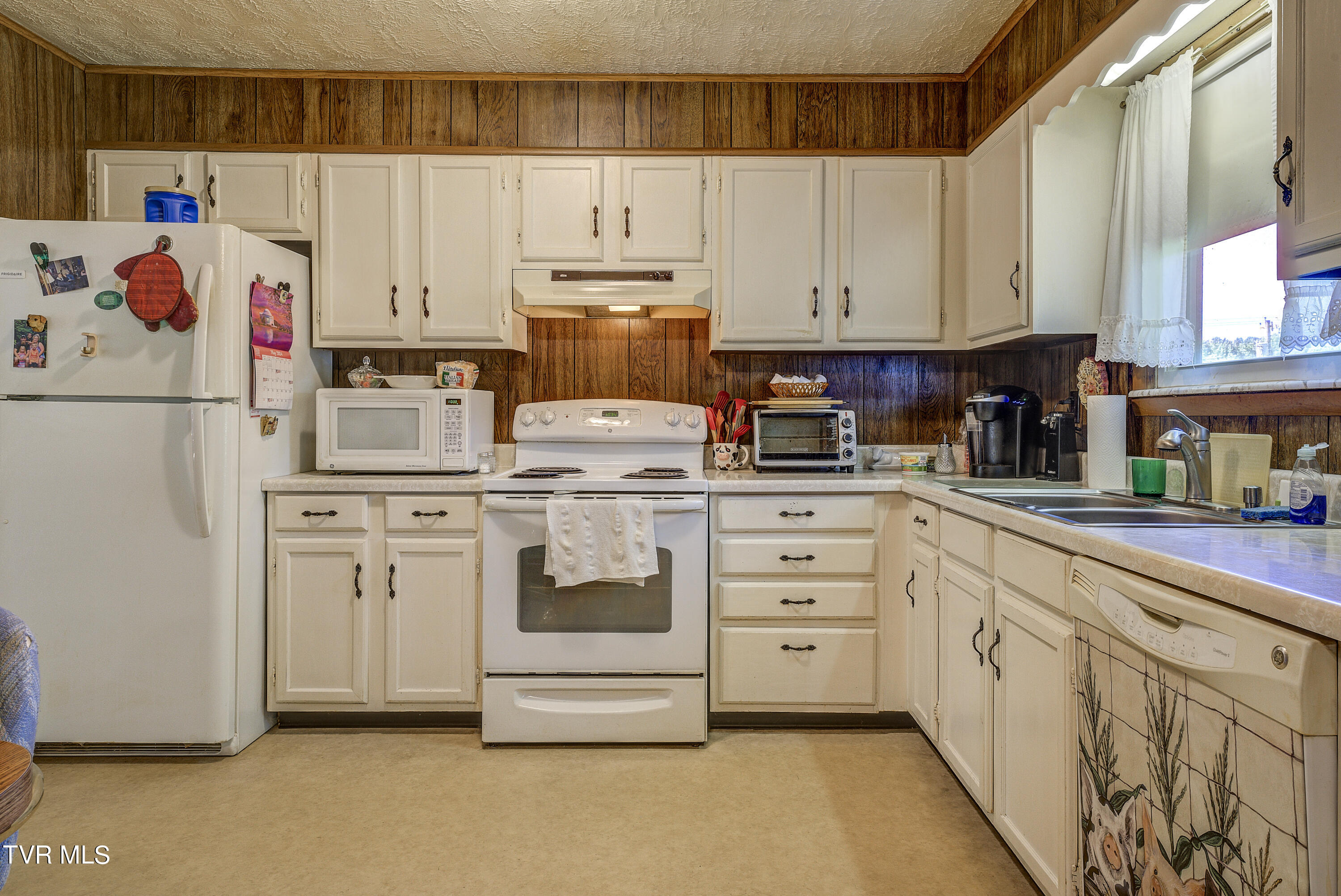 628 Mt Bethel Road Greeneville, TN 37745 - Photo 15 of 34 628 Mount Bethel Rd Kitchen