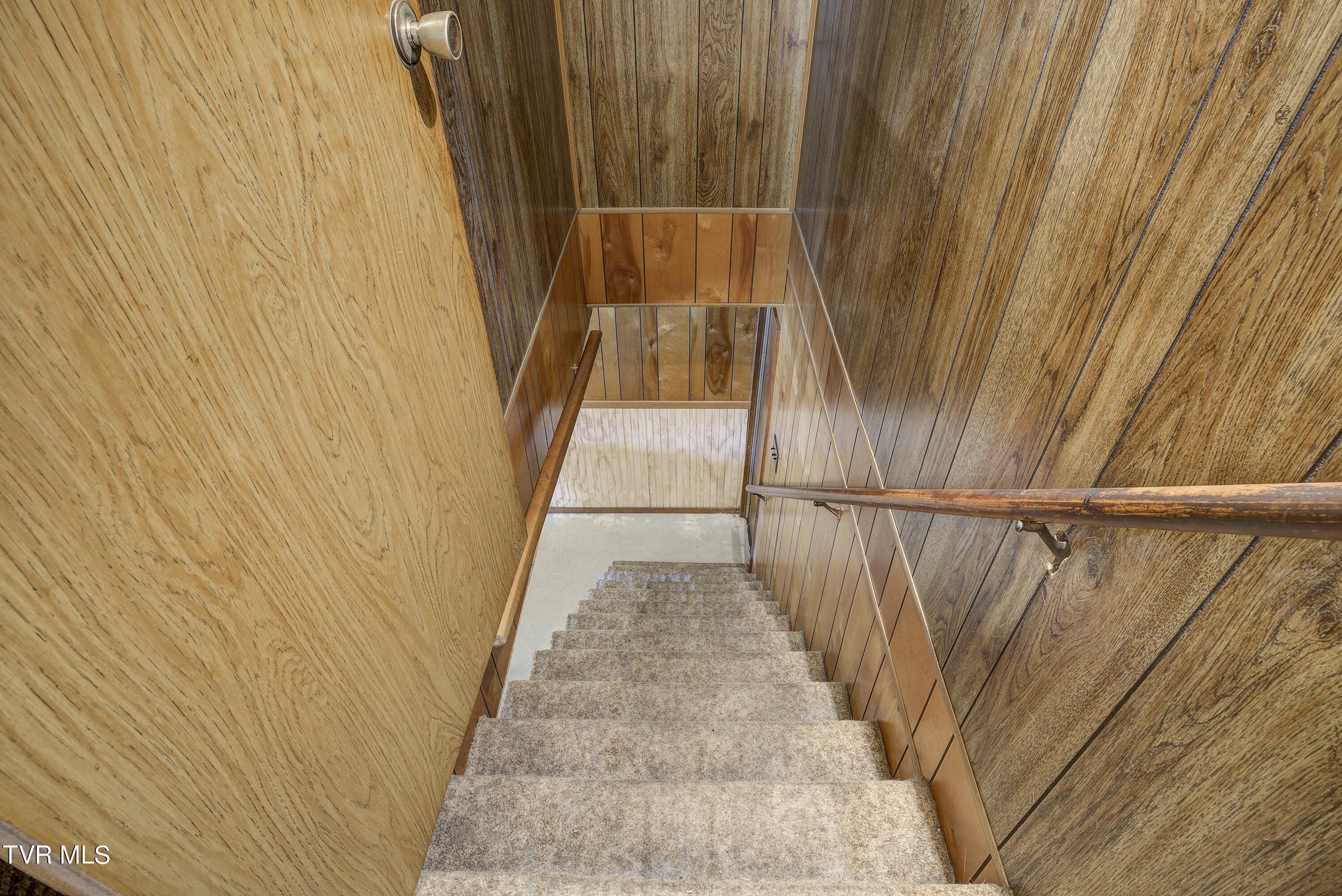 628 Mt Bethel Road Greeneville, TN 37745 - Photo 30 of 34 628 Mount Bethel Rd Stairs