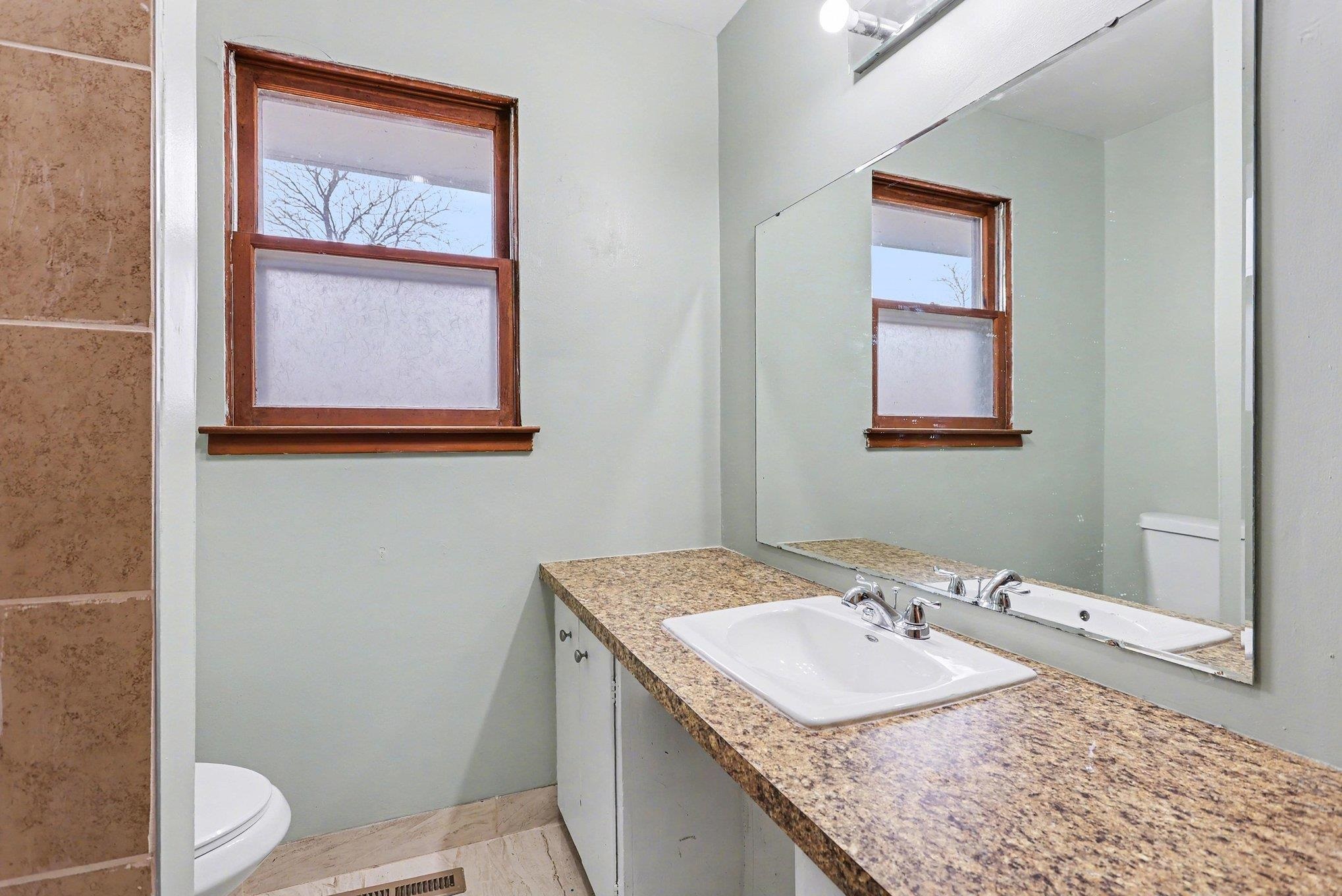513 West Ridge Road Bay City, MI 48708 - Photo 13 of 21