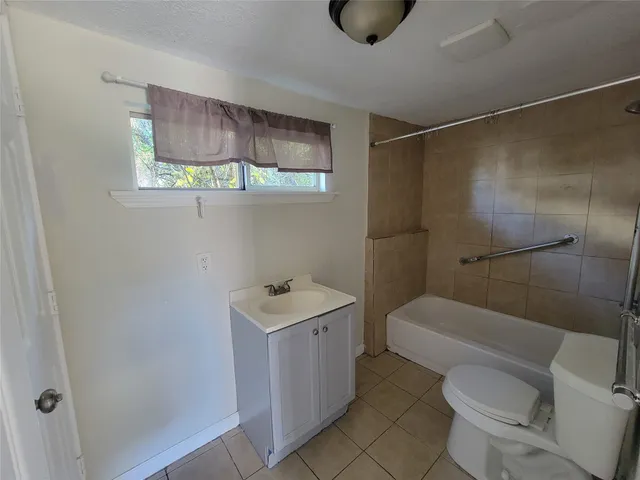 $875 | 733 Zoe Street, Houston, TX 77020