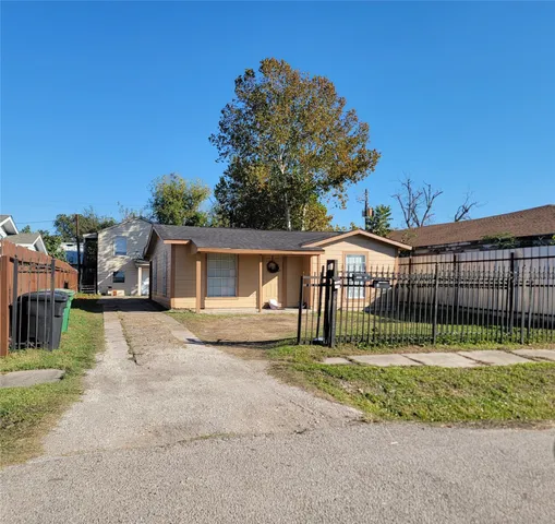 $875 | 733 Zoe Street, Houston, TX 77020