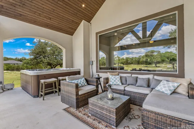 $747,000 | 2319 Cascada Parkway, Spring Branch, TX 78070