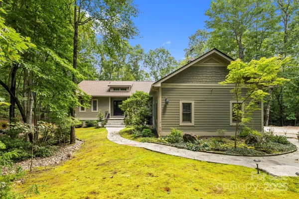 $899,000 | 21 Waga Court, Brevard, NC 28712