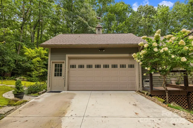 $965,000 | 21 Waga Court, Brevard, NC 28712