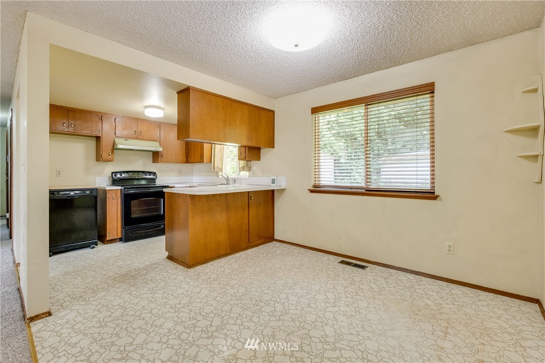 4350 Southeast Horstman Road Port Orchard, WA 98366 - Photo 5 of 19 Gallery Image 5
