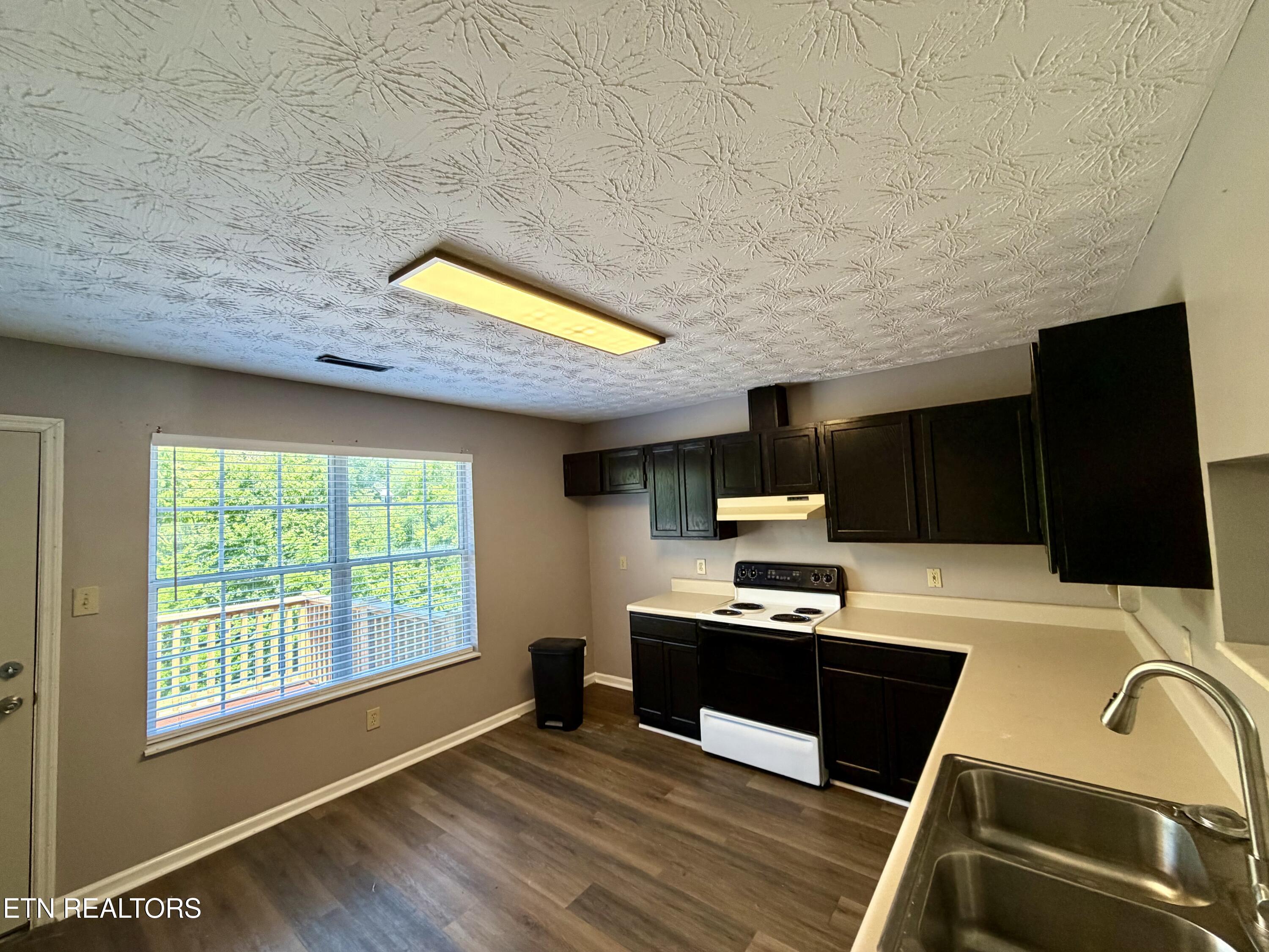 7809 Stone Garden Way Powell, TN 37849 - Photo 6 of 22 IMG_8840