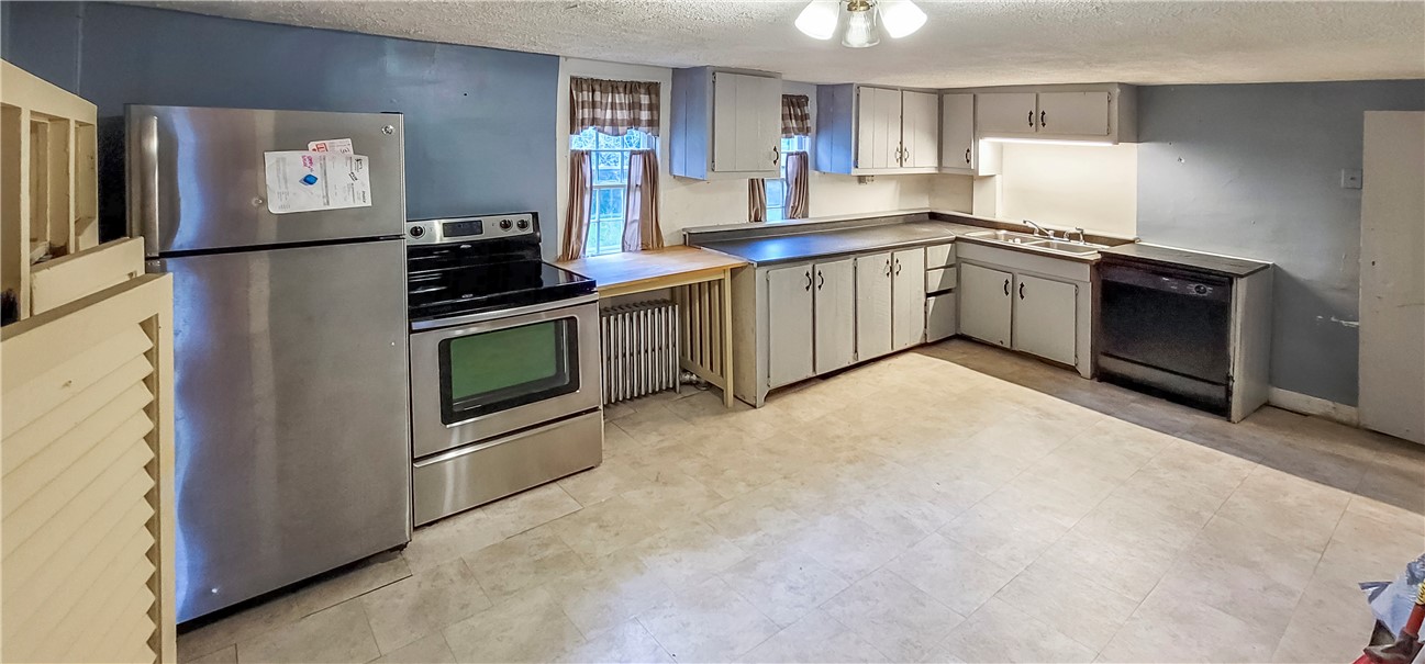 1237 Putnam Pike Glocester, RI 02814 - Photo 25 of 47