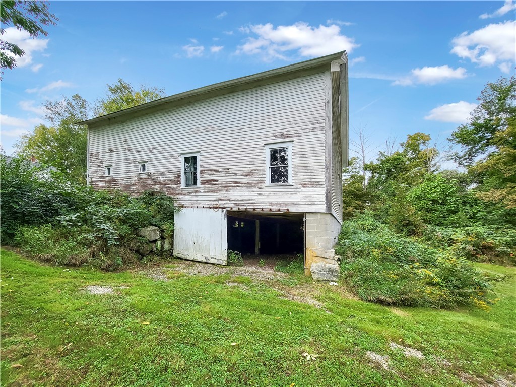 1237 Putnam Pike Glocester, RI 02814 - Photo 44 of 47