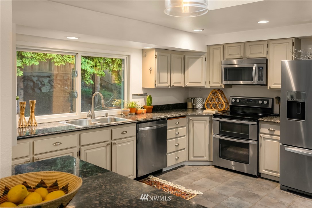 21804 3rd Drive Southeast Bothell, WA 98021 - Photo 7 of 25