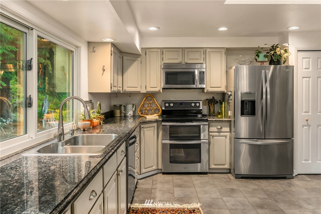 21804 3rd Drive Southeast Bothell, WA 98021 - Photo 8 of 25