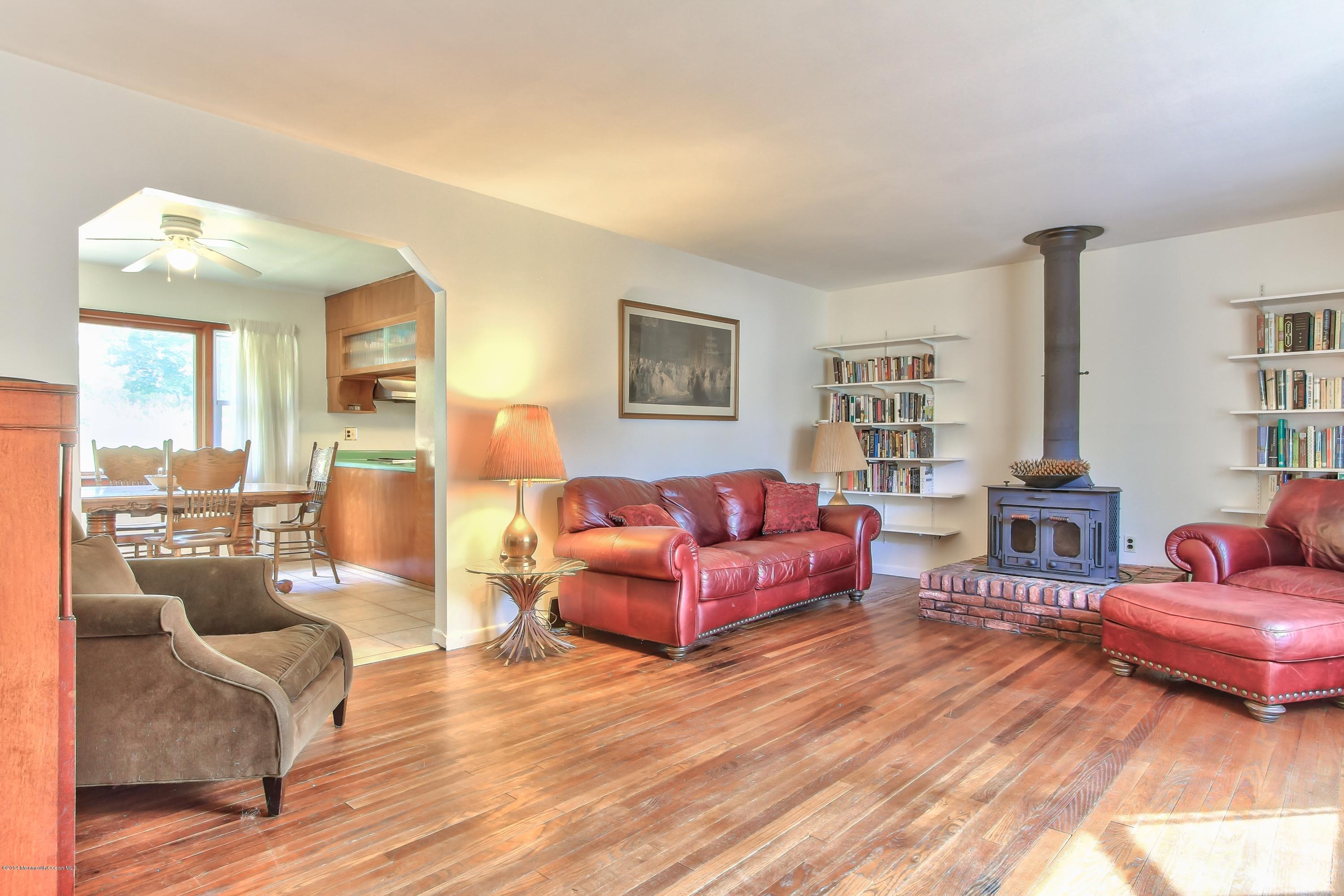 41 Nolan Road Morganville, NJ 07751 - Photo 8 of 39 41 Nolan Rd Marlboro Township-print-013-