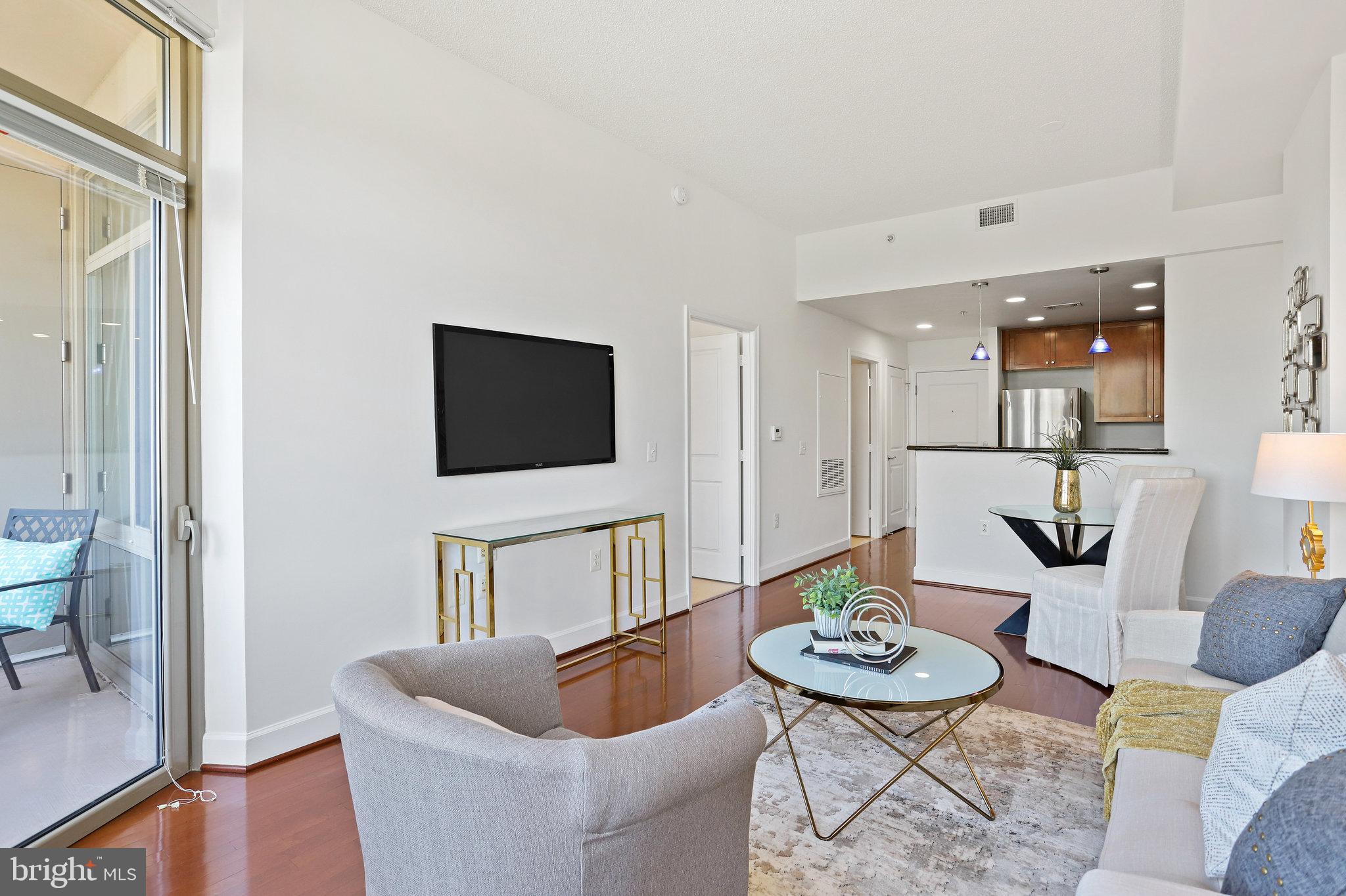 3600 South Glebe Road, Unit 1014W Arlington, VA 22202 - Photo 4 of 36 Living room to Kitchen