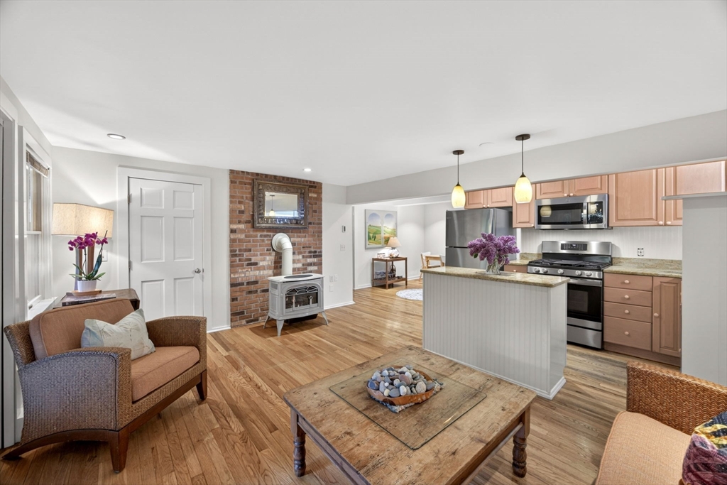 7 Miller Hill Road, Unit 1 Provincetown, MA 02657 - Photo 5 of 42