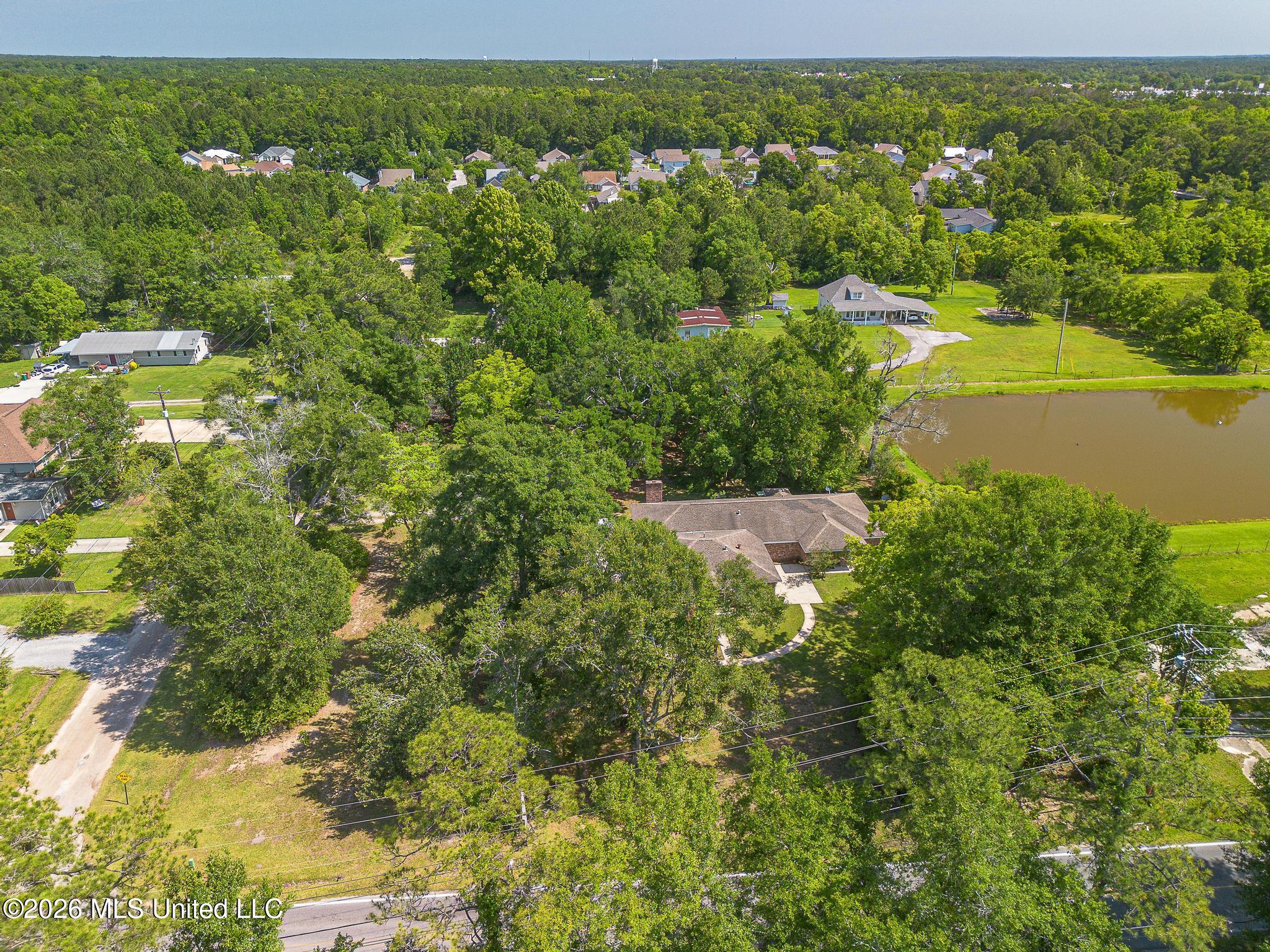 16066 Landon Road Gulfport, MS 39503 - Photo 5 of 30 19-9