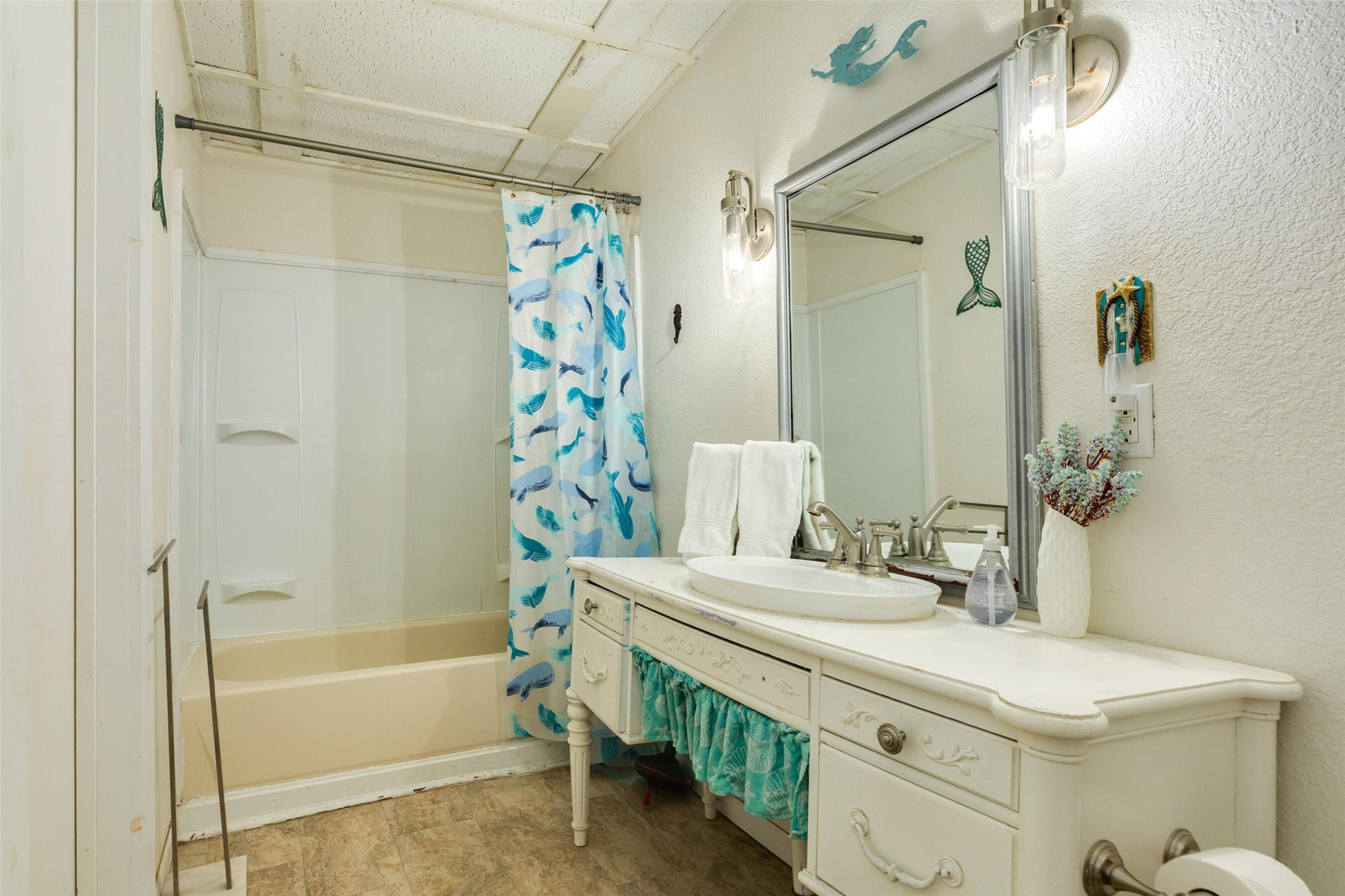 922 Seashell Drive Freeport, TX 77541 - Photo 29 of 40