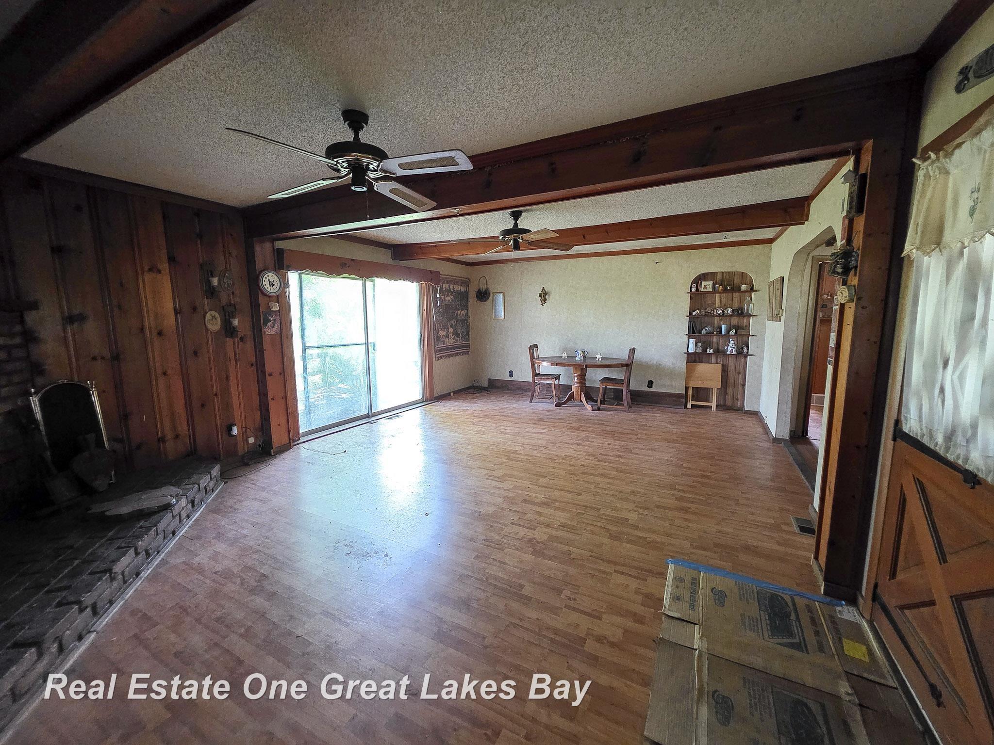 27 North Grout Road Gladwin, MI 48624 - Photo 6 of 77