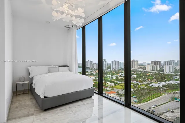 $5,999,000 | 18555 Collins Avenue, Unit 2105, Sunny Isles Beach, FL 33160