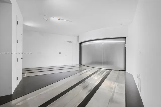 $5,999,000 | 18555 Collins Avenue, Unit 2105, Sunny Isles Beach, FL 33160