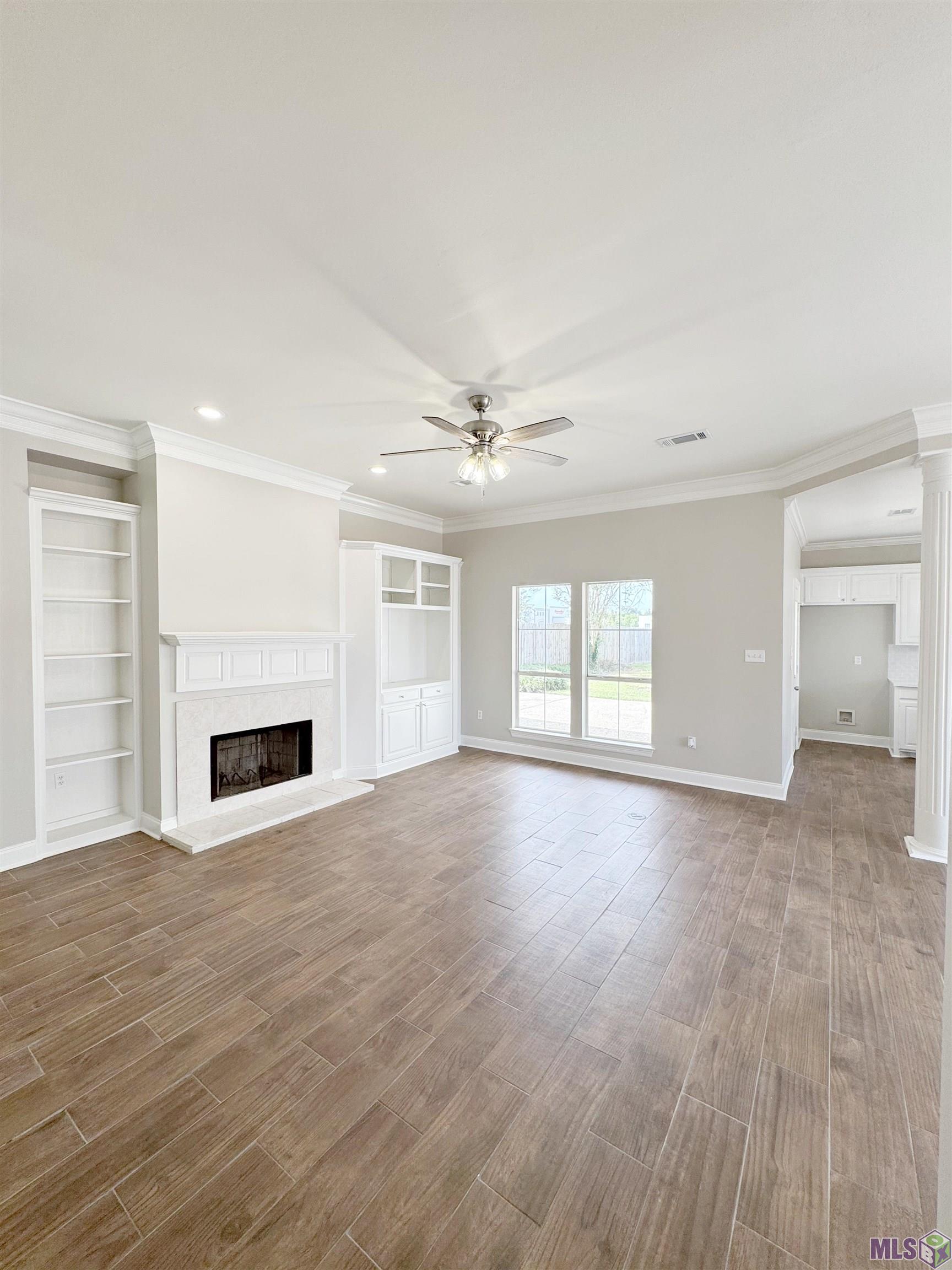 10467 Springcrest Drive Baton Rouge, LA 70810 - Photo 3 of 20