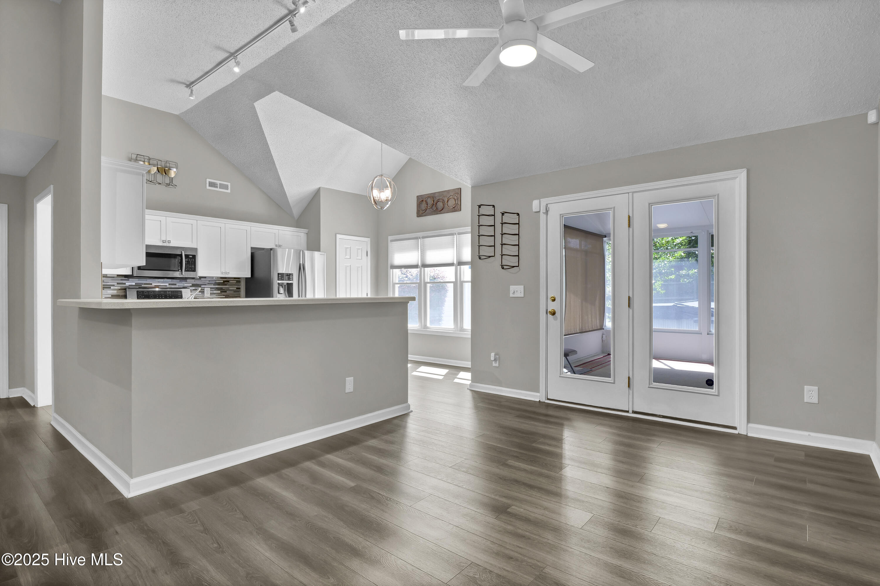 649 North Hampton Road Wilmington, NC 28409 - Photo 8 of 32 P1922911