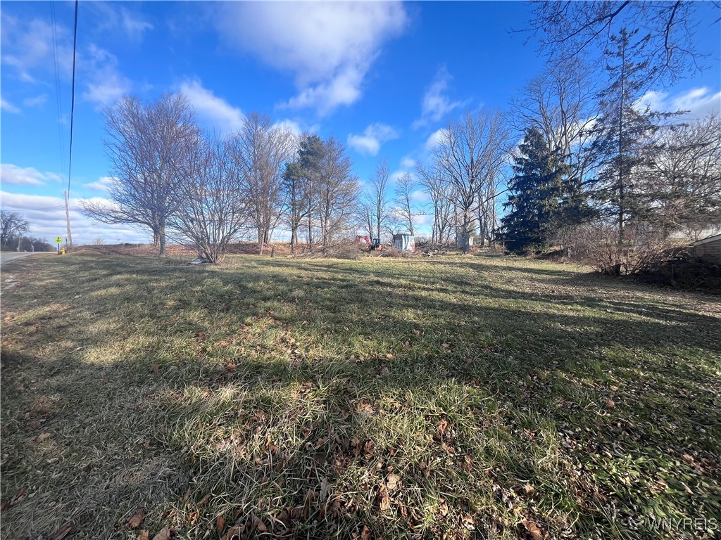 9695 Roanoke Road Stafford, NY 14143 - Photo 2 of 3