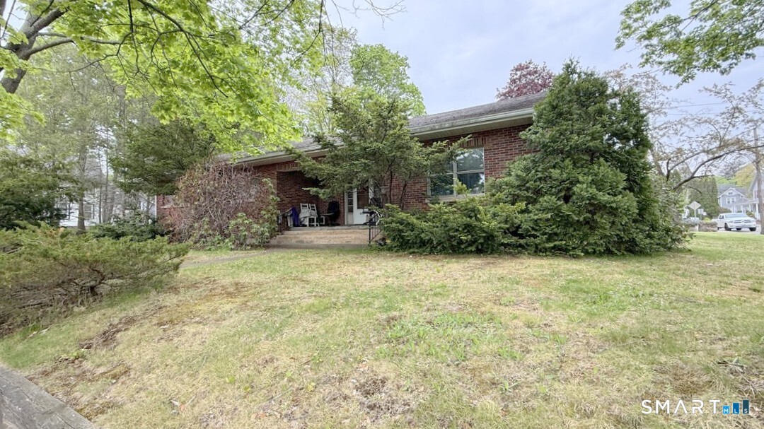223 High Street Windham, CT 06226 - Photo 3 of 31