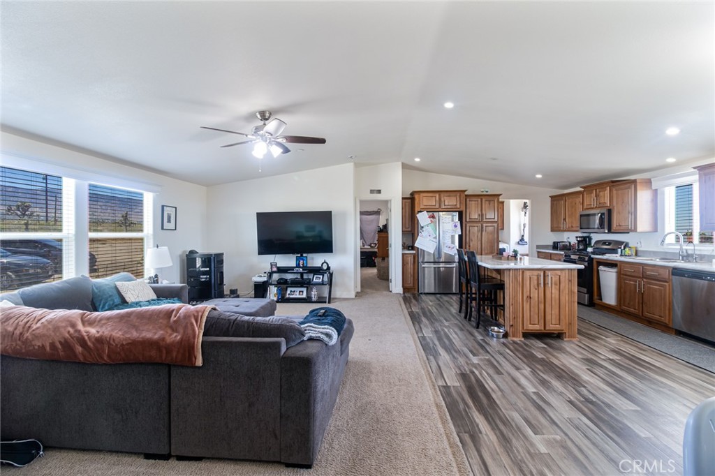 2876 Goss Road Phelan, CA 92371 - Photo 8 of 19