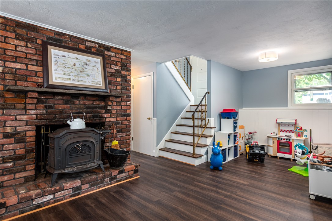 12 Anthony Road Barrington, RI 02806 - Photo 17 of 31