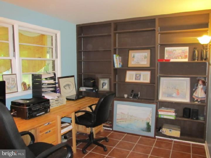 305 Radcliffe Drive Newark, DE 19711 - Photo 12 of 18 Office / Study