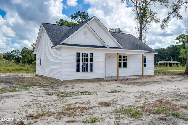 $249,000 | 105 Doris Lane, Teachey, NC 28464