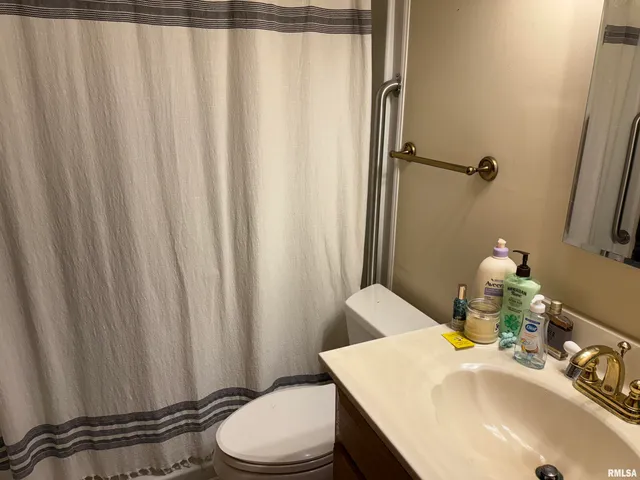 $164,900 | 1800 Frazier Avenue, Centralia, IL 62801