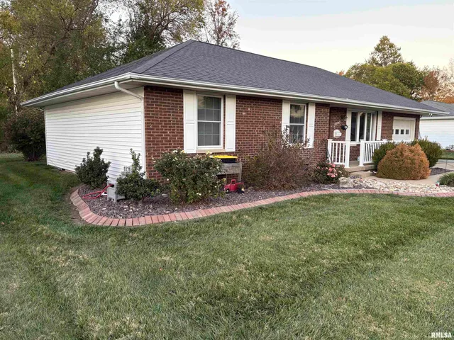$164,900 | 1800 Frazier Avenue, Centralia, IL 62801