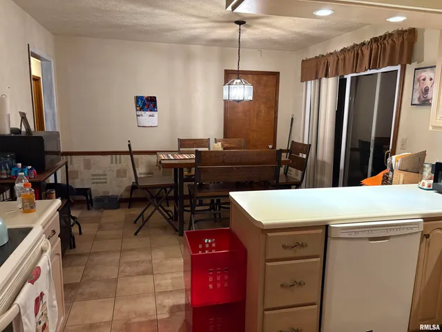 $164,900 | 1800 Frazier Avenue, Centralia, IL 62801