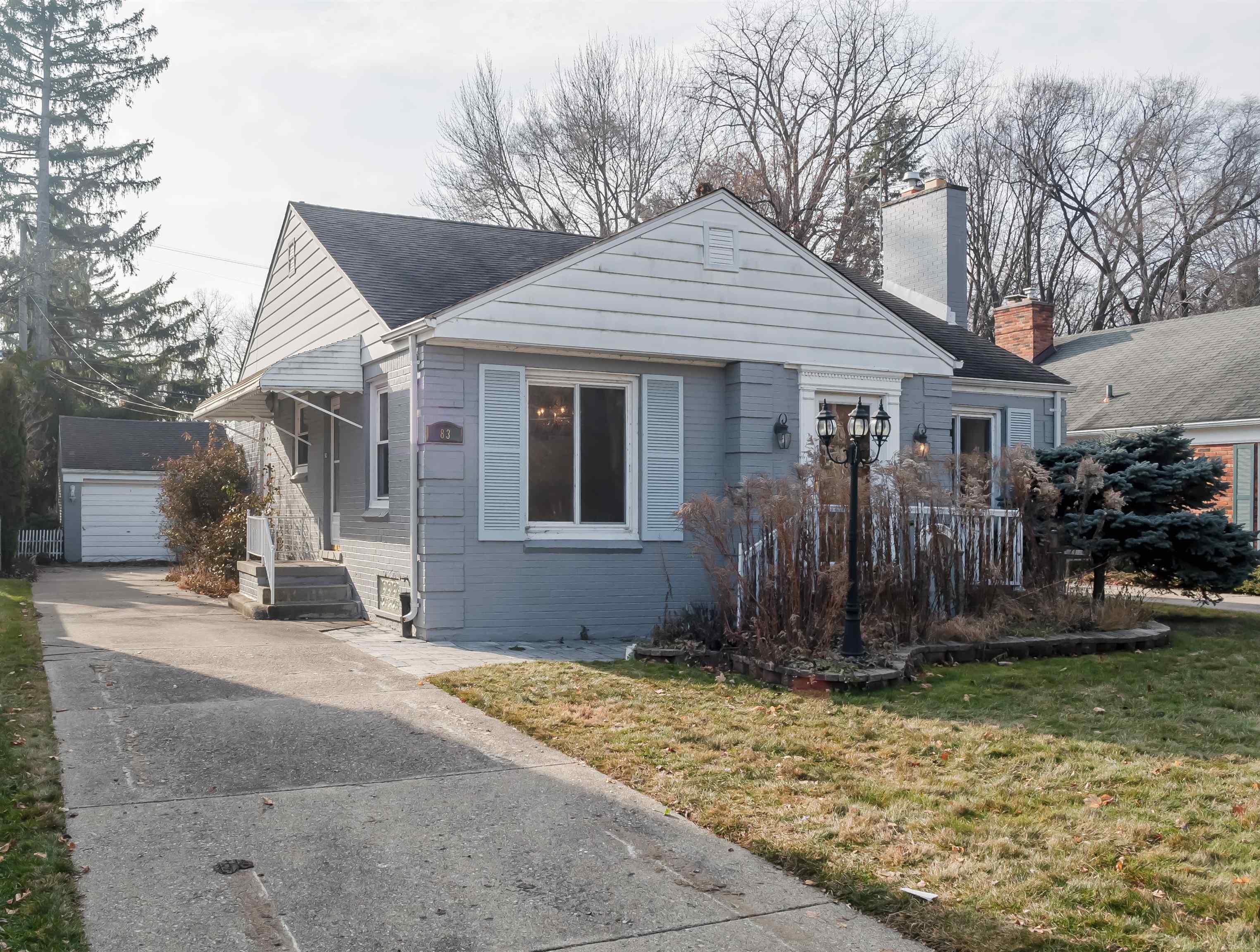 83 Vernier Road Grosse Pointe, MI 48236 - Photo 2 of 32 50099214-1.JPG