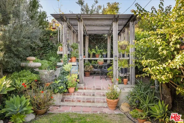 $1,495,000 | 2315 Cove Avenue, Los Angeles, CA 90039