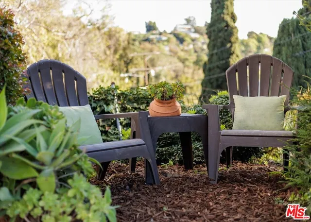 $1,495,000 | 2315 Cove Avenue, Los Angeles, CA 90039