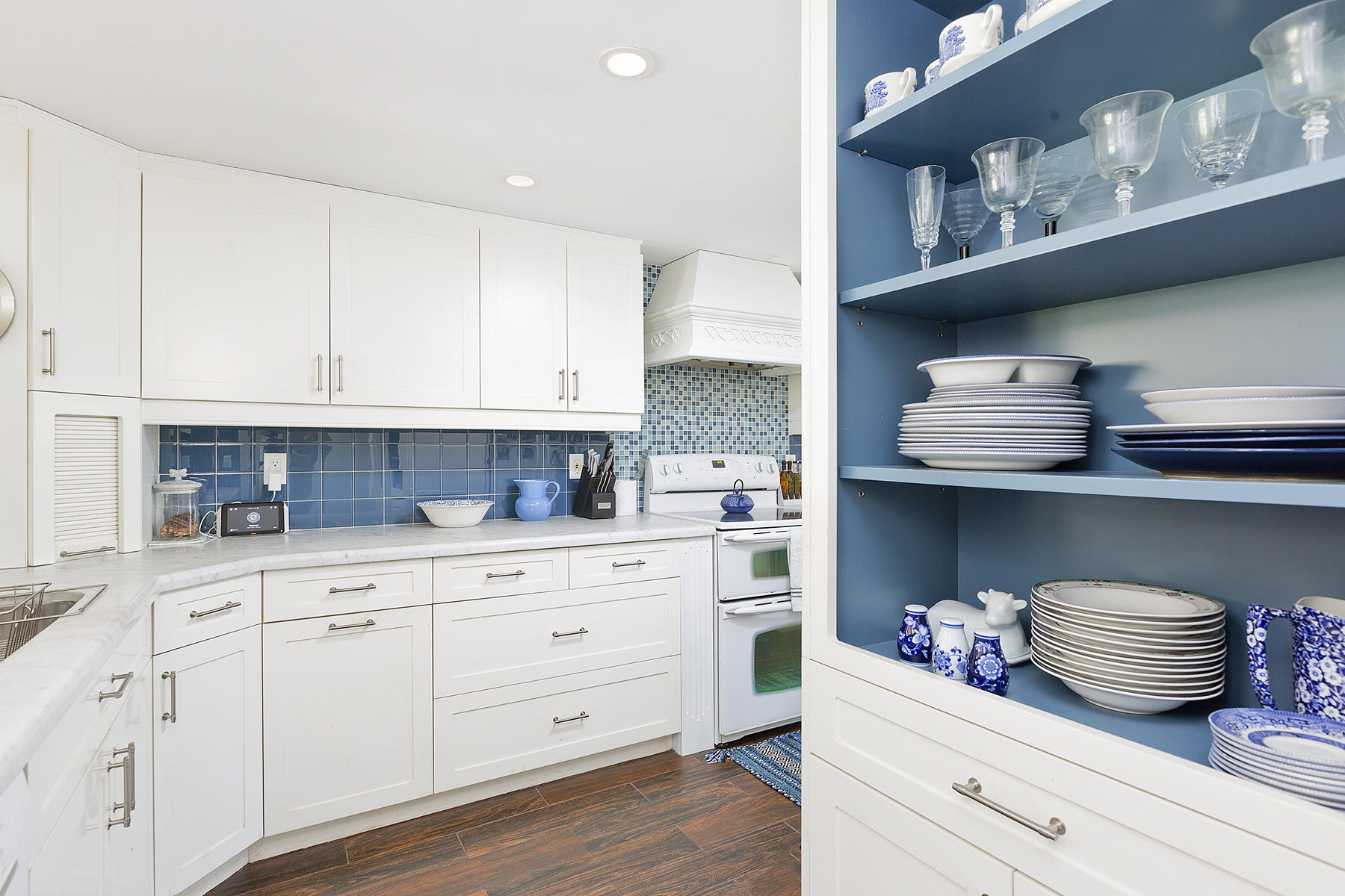 13321 Polo Club Road, Unit C102 Wellington, FL 33414 - Photo 6 of 32 06_Kitchen_1