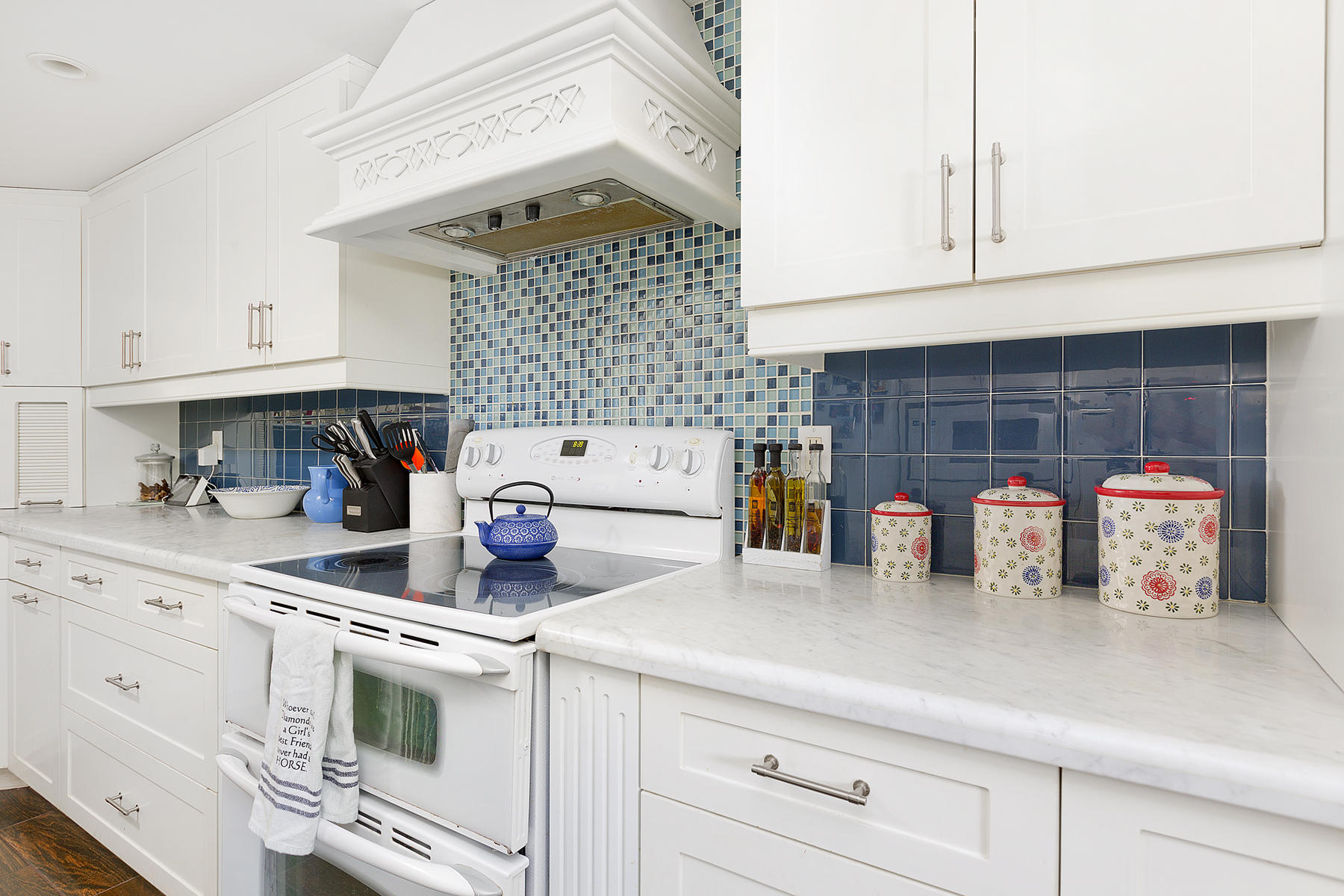 13321 Polo Club Road, Unit C102 Wellington, FL 33414 - Photo 9 of 32 09_Kitchen_Detail