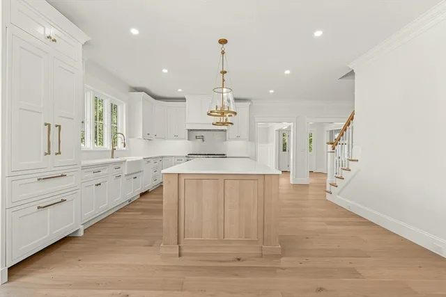 $2,995,000 | 3 Clifford Lane, Weston, MA 02493