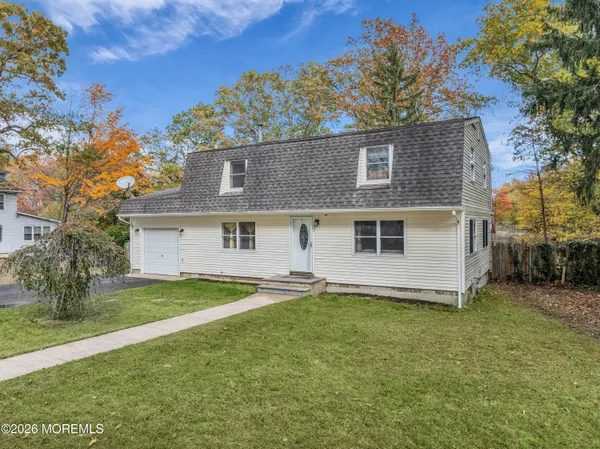 $550,000 | 927 Indian Hill Road, Toms River, NJ 08753