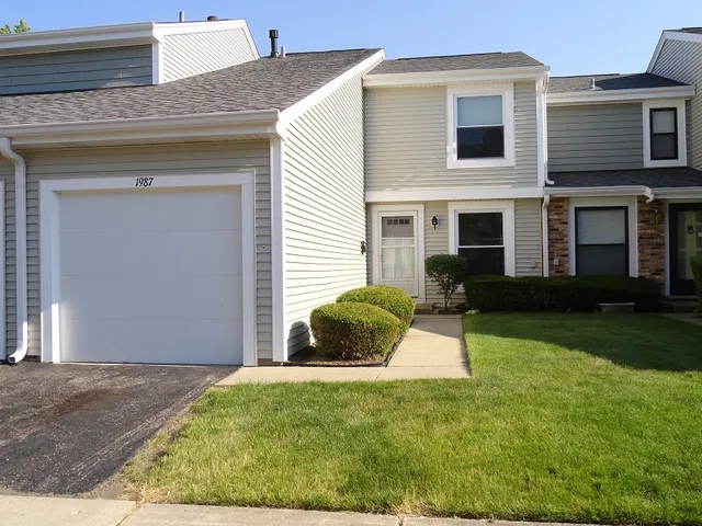 $2,450 | 1987 Franklin Place, Hoffman Estates, IL 60169