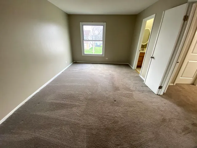 $2,450 | 1987 Franklin Place, Hoffman Estates, IL 60169