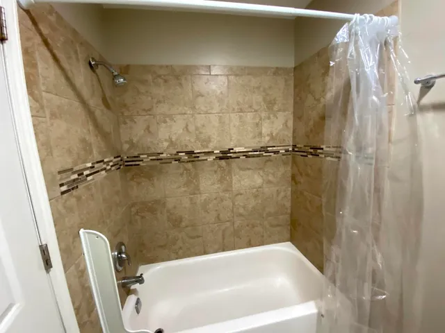 $2,450 | 1987 Franklin Place, Hoffman Estates, IL 60169