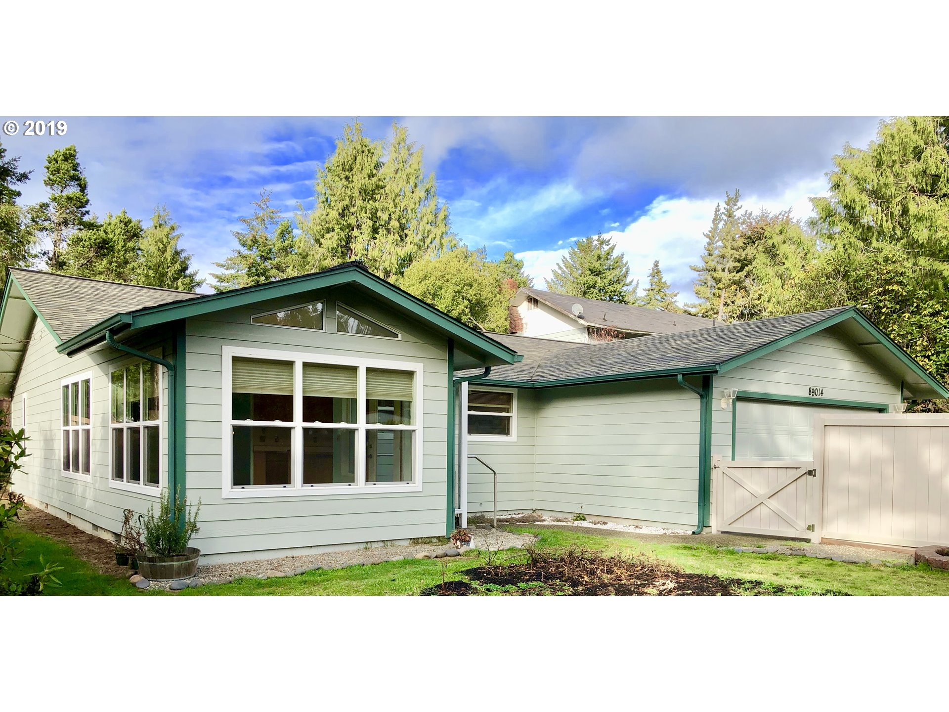 89014 Sutton Lake Road Florence, OR 97439 - Photo 5 of 29 Gallery Image 5
