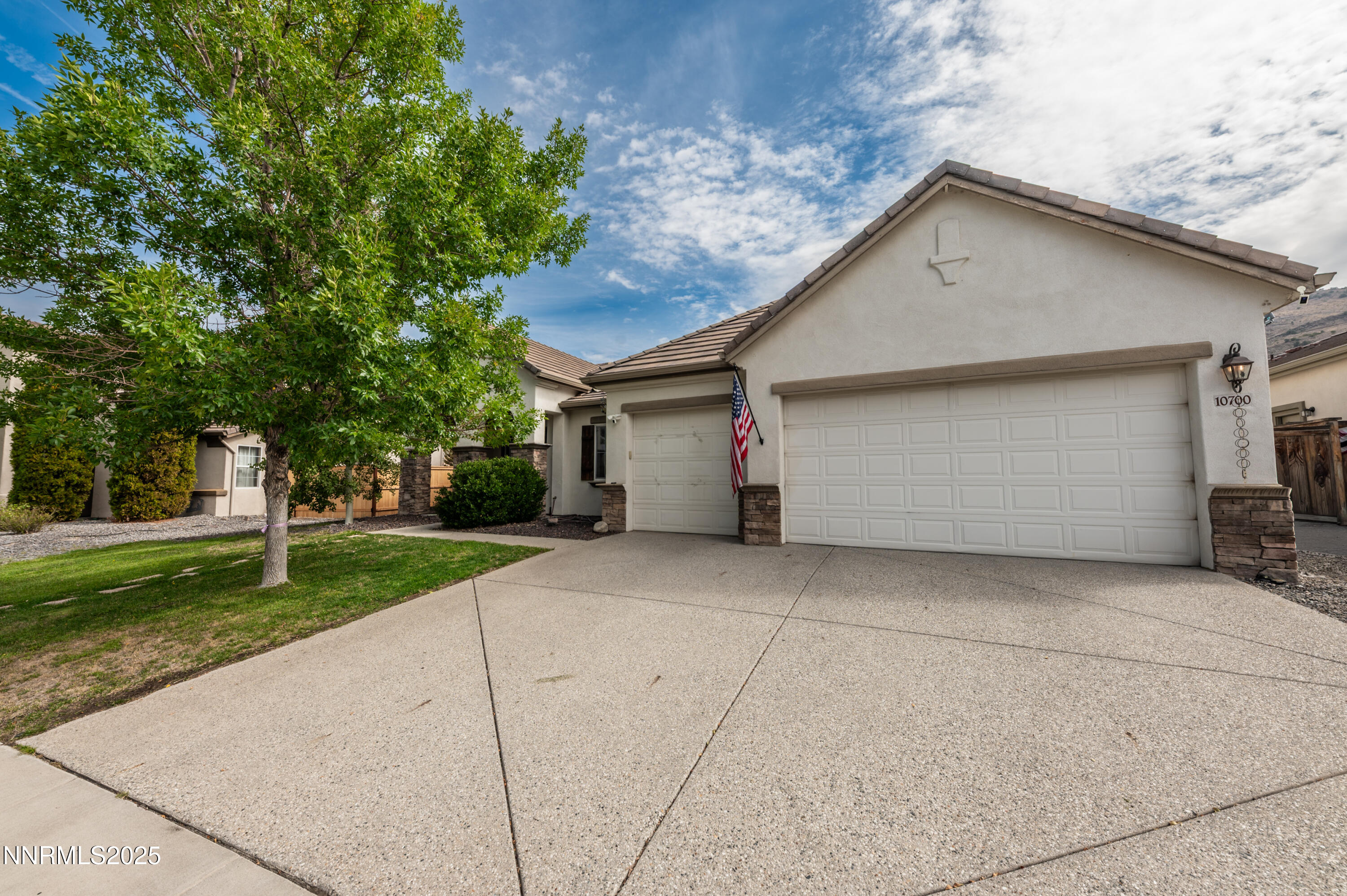 10700 Summer Glen Drive Reno, NV 89521 - Photo 4 of 56 s-1016