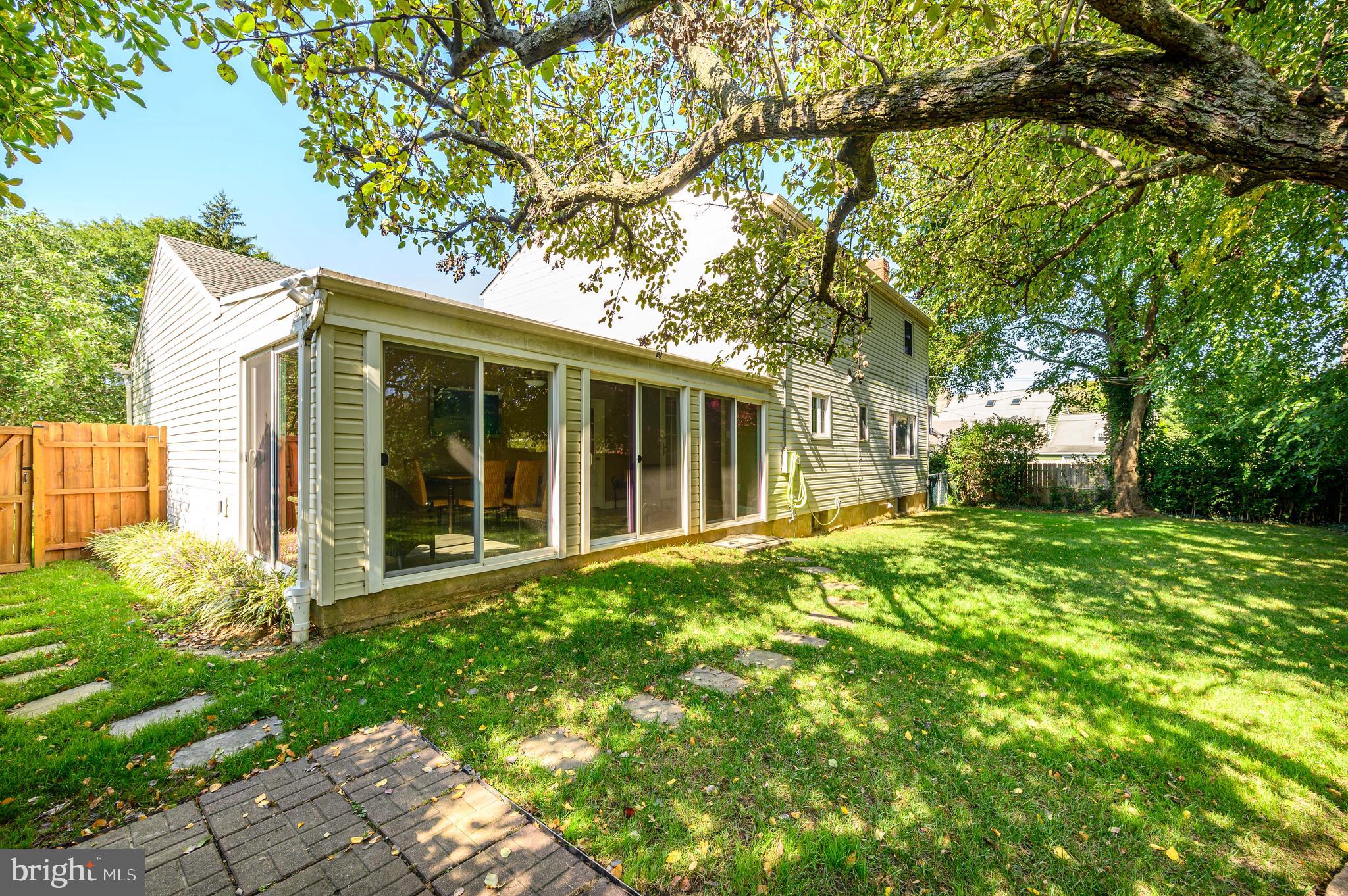 461 Brookfield Road Drexel Hill, PA 19026 - Photo 13 of 23 Mature Landscape