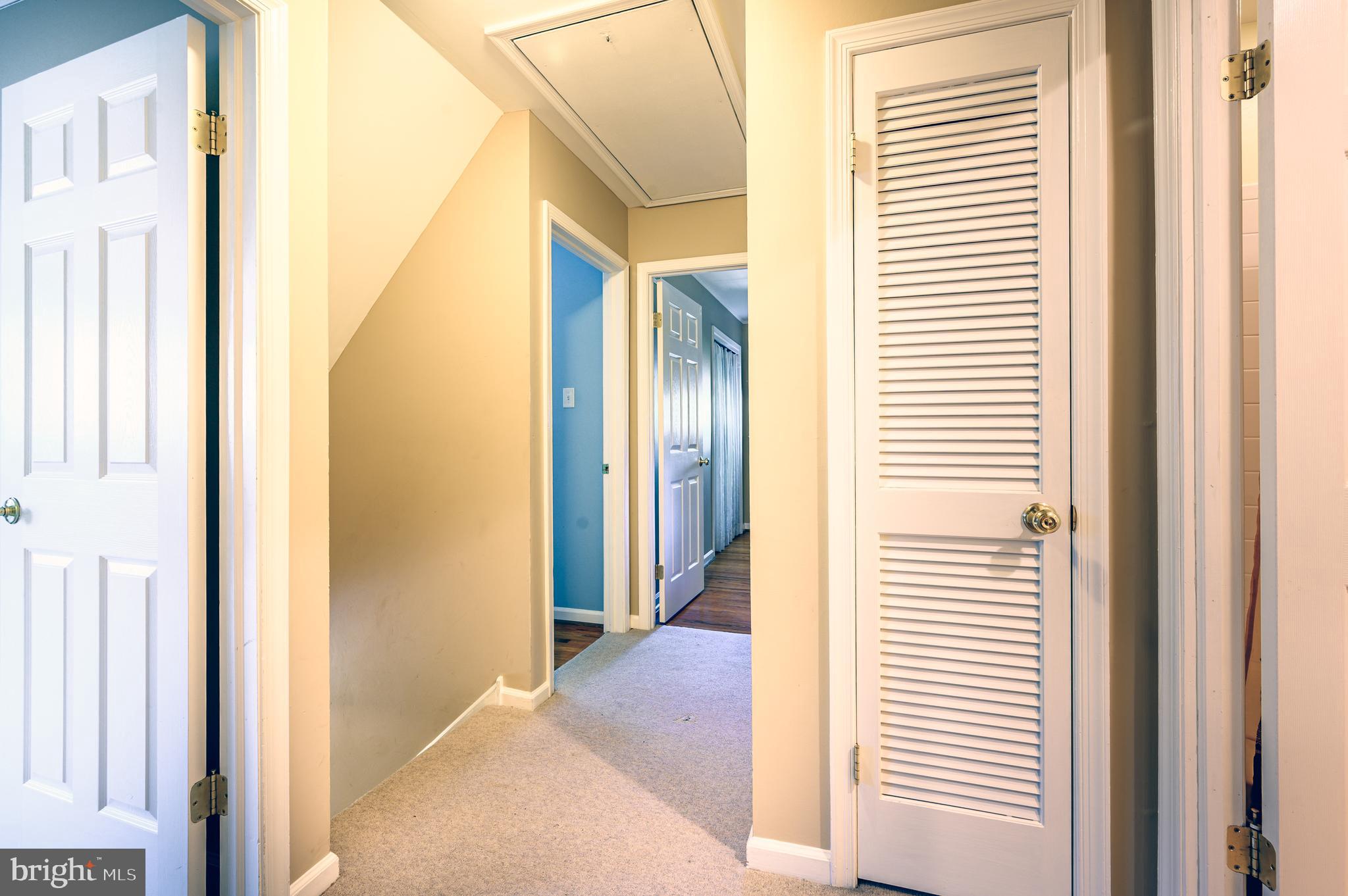 461 Brookfield Road Drexel Hill, PA 19026 - Photo 16 of 23 2nd Floor Hallway